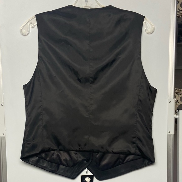 Brand New Danier Black Leather Vest - Picture 7 of 12
